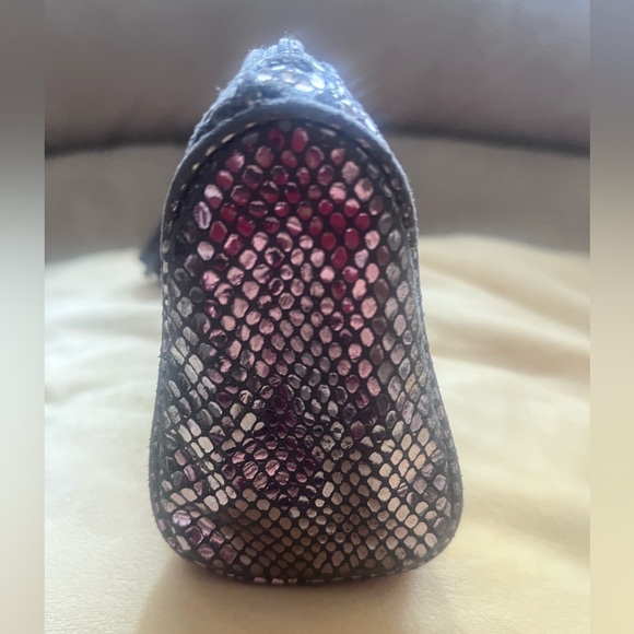 Michael Kors grey metallic faux snake skin design make up bag . - Picture 6 of 9